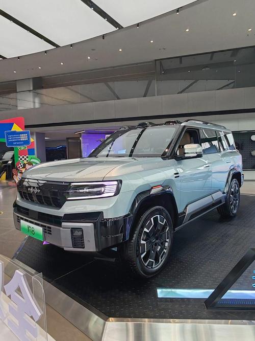 成都197比亚迪方程豹硬派越野的爆款，英菲尼迪35周年与你共成长